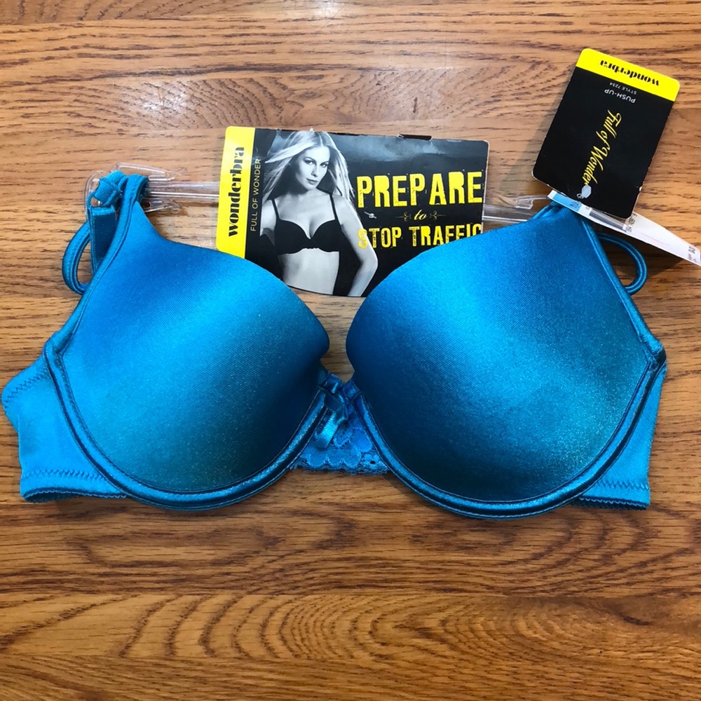 Wonderbra Blue Push-up bra. Size 34C. NWT.